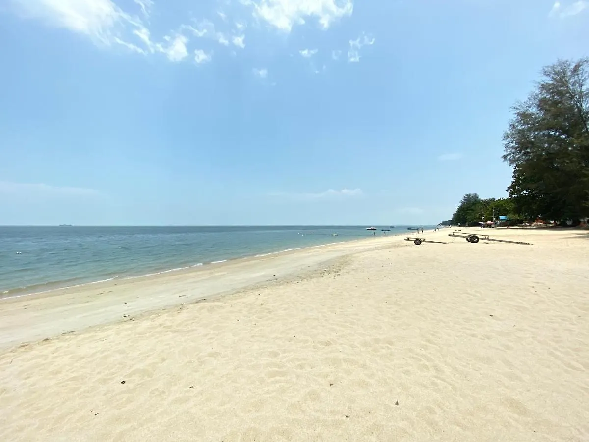 By The Sea @ Luxury Suites, Batu Ferringhi 0*,  Malásia