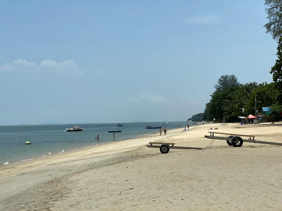 By The Sea @ Luxury Suites, Batu Ferringhi Apartamento